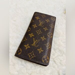 Louis Vuitton Bifold Monogram Wallet